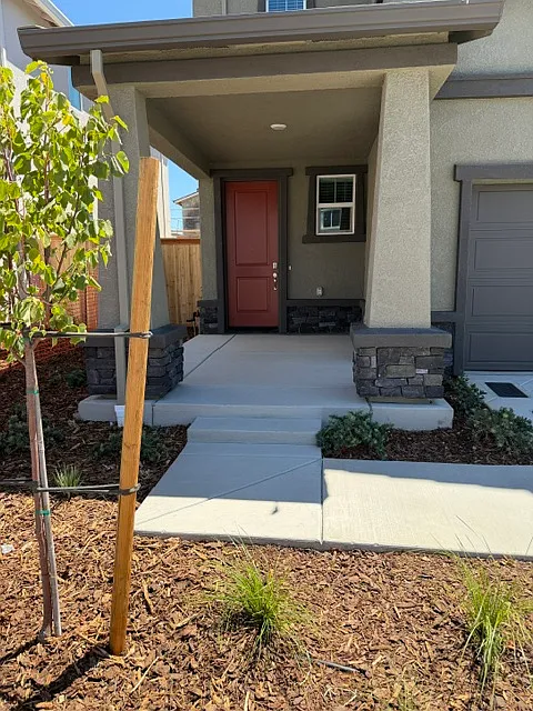 4 bed, 2.5 bath, 1678 sqft, $2,999 — Photo 4