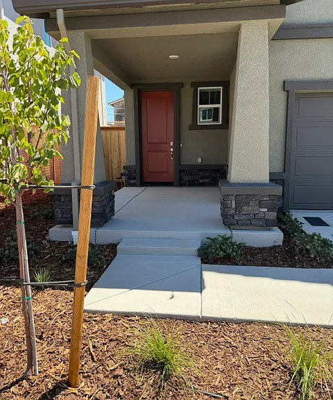 2915 Porcelain St — Photo 4