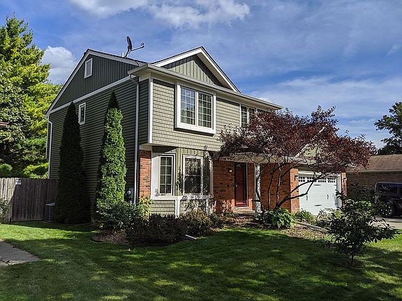 3rd image of 12787 Beresford Dr