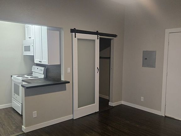 3rd image of 707 NW 4th Ave #101