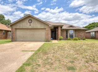 1108 Earl A Rodkey Dr, Edmond, OK 73003