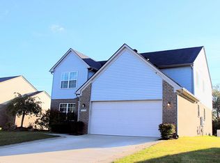 17375 Chester Ct, Belleville, MI 48111