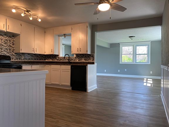 Large Kitchen leading to Family Room