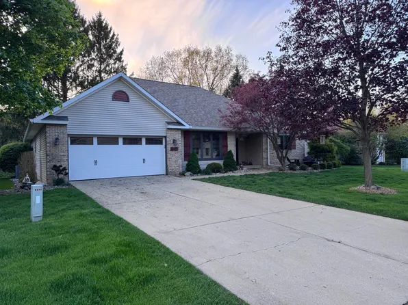 8127 Robinbrook St, Richland, MI 49083