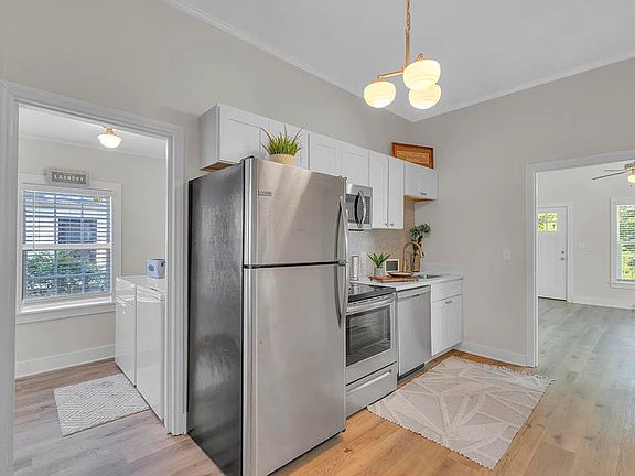 5th image of 9 Cardwell St