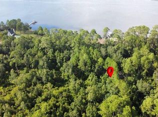 2825 Teepee Rd, Navarre, FL 32566