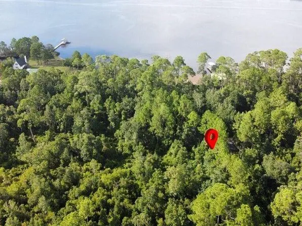 2825 Teepee Rd, Navarre, FL 32566