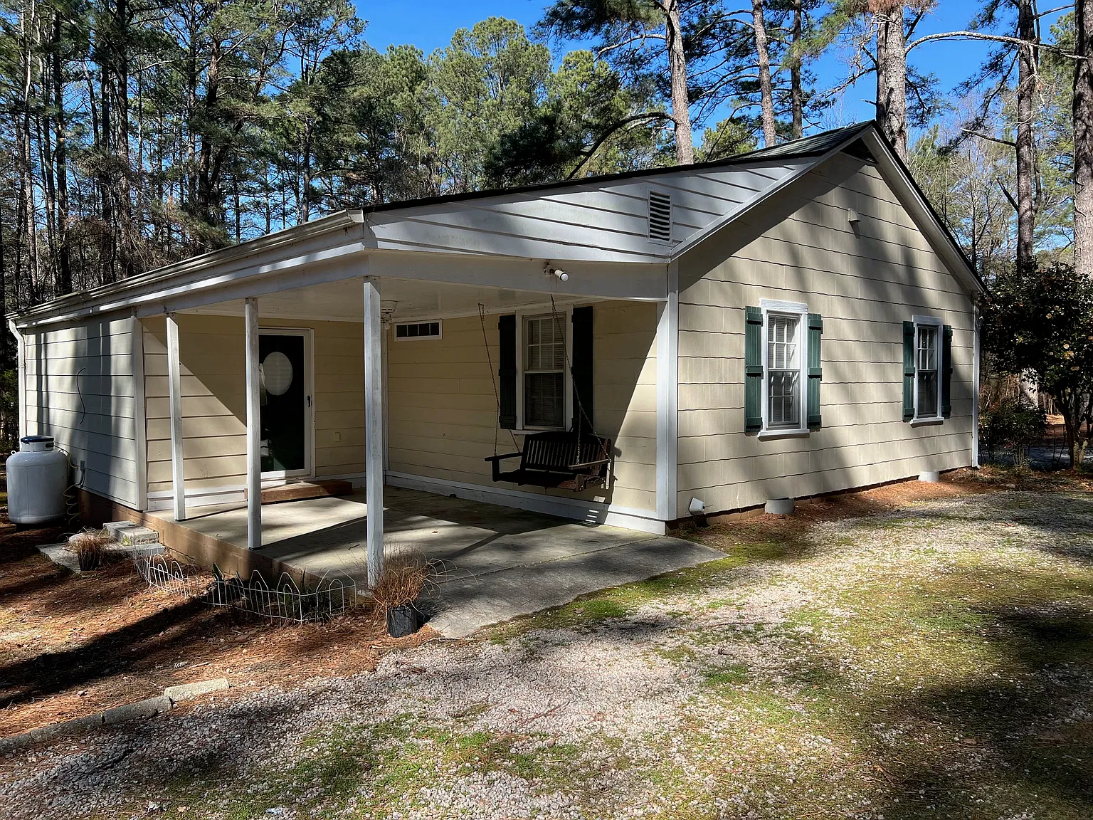 2 bed, 1.5 bath, 1182 sqft, $1,200 — Photo 3