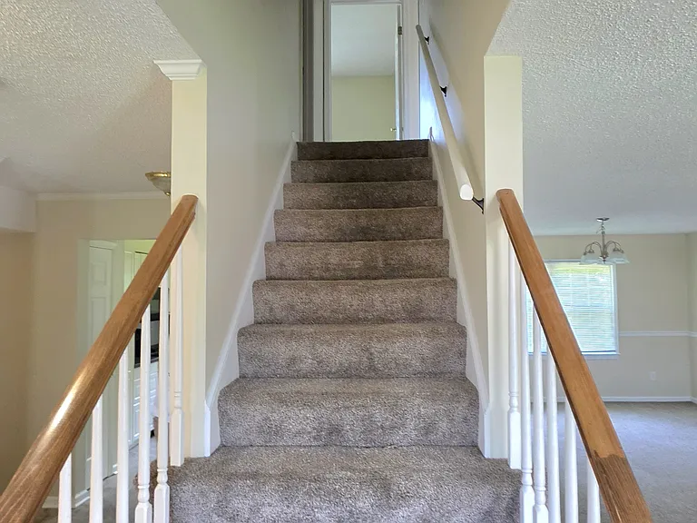 901 Fairborn Cir — Photo 9