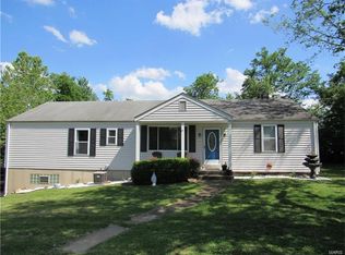 934 Lakeview Ridge Dr, Fenton, MO 63026