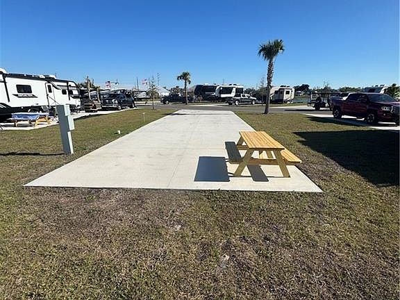 5th image of 308 Horizon RD