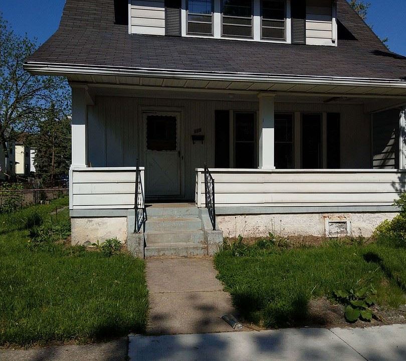 1st image of 129 Edgar Ave