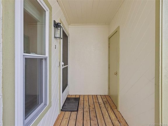 4th image of 973 NW Spruce Ridge Dr APT 3