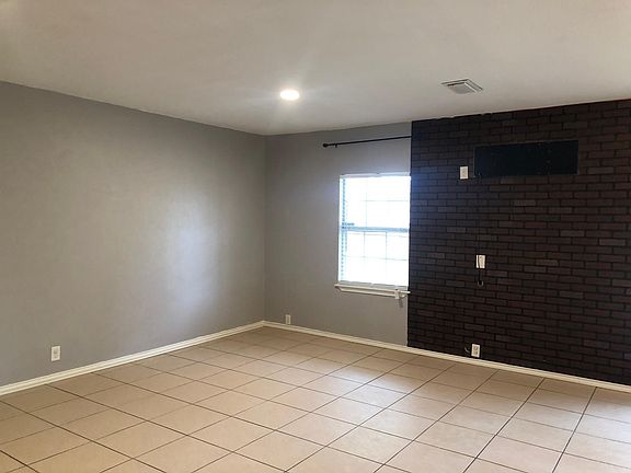 3rd image of 205 Sandy Ln