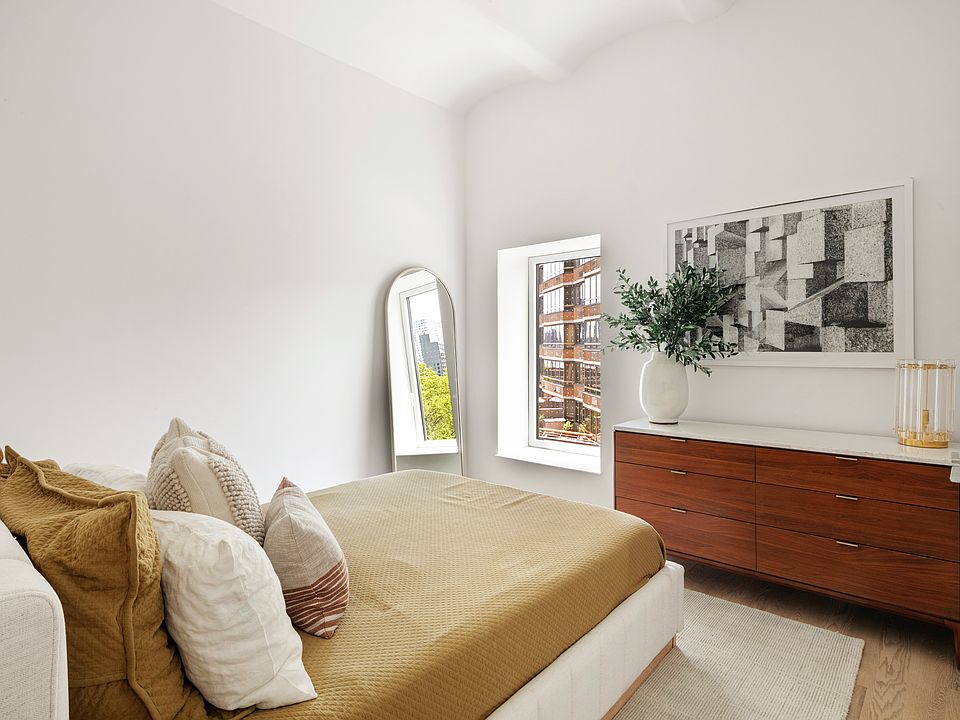 1st image of 650 1st Ave #9A
