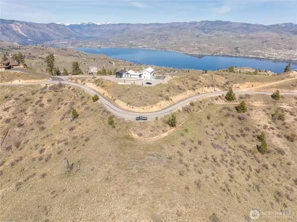 295 Hawks Ridge Road, Chelan, WA 98816