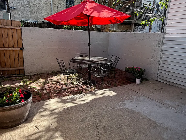 2340 Christian St #1 — Photo 16