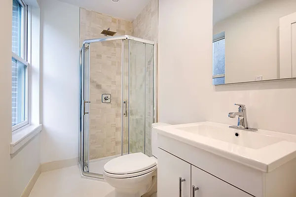 Rented by Bold New York | media 24