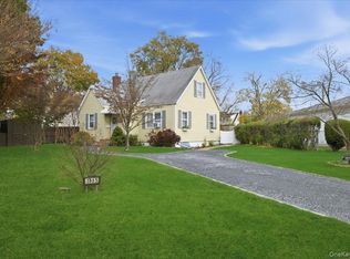 3805 Colonial Ct, Seaford, NY 11783