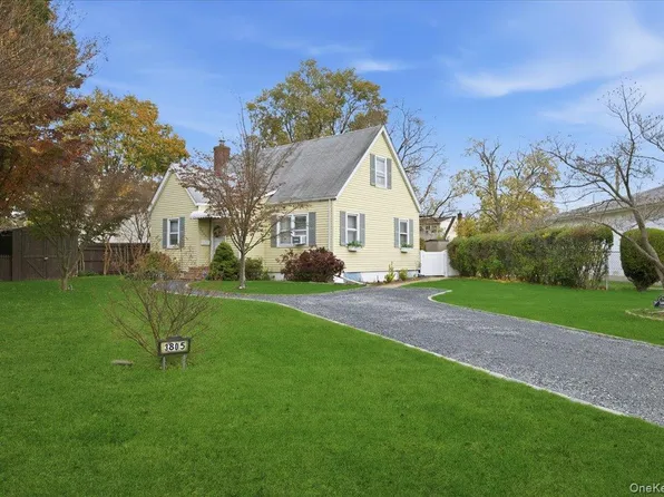 3805 Colonial Court, Seaford, NY 11783