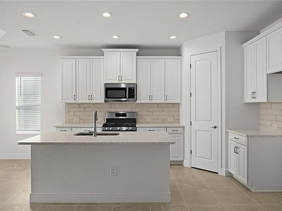 5th image of 10366 Lake George Ave