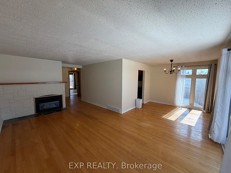 21 Southview Cres — Photo 5