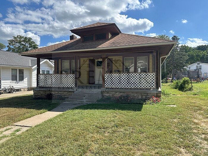 1st image of 2115 E 70th Ter