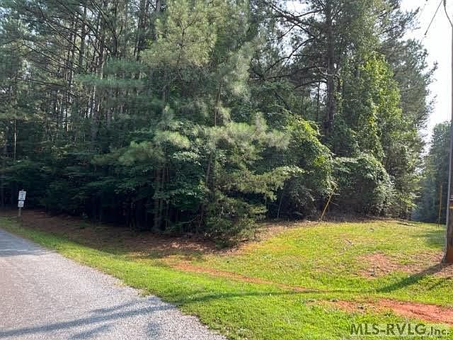2nd image of 33 Walnut Hill Dr