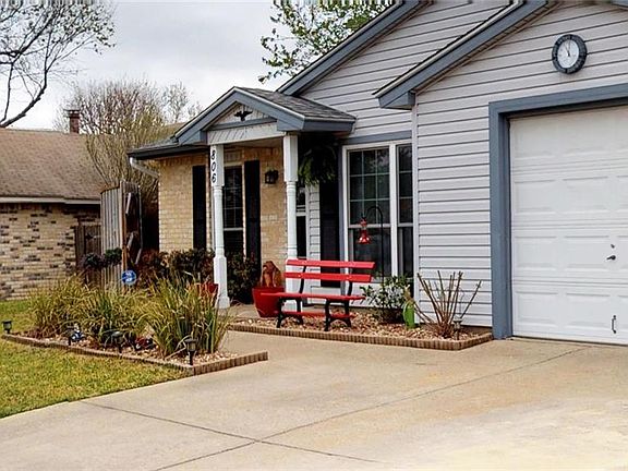 2nd image of 806 Edgemont Dr