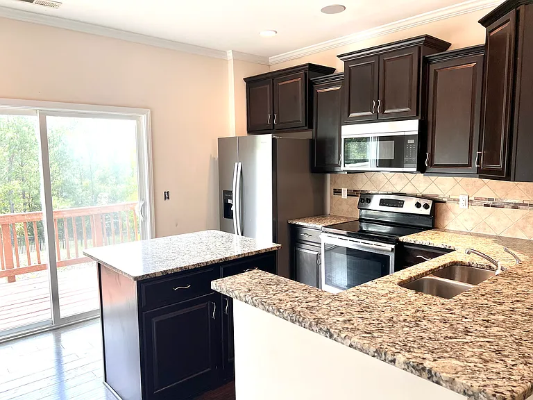 1006 Summerhouse Rd — Photo 11