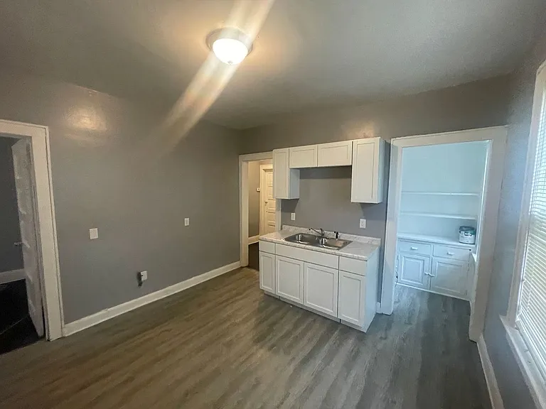 1515-1517 N 32nd St. (Duplex) — Photo 4