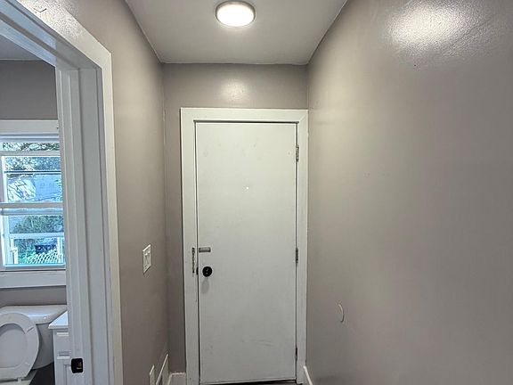 2nd image of 7 S Reid St