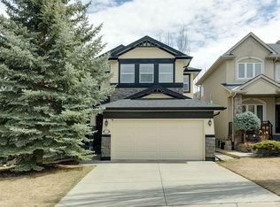 42 W Cresthaven Way SW, Calgary, AB T3B 5X8