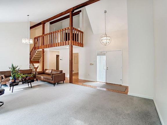 4th image of 137 Twin Lakes Dr