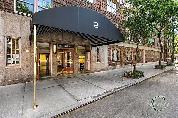 1st image of 2 Horatio St APT 1E