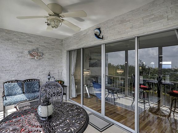 5th image of 401 NE 19th Avenue #76