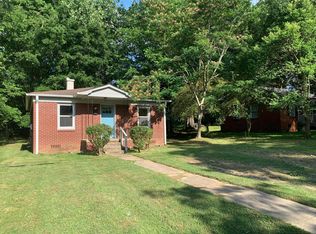 3021 Sandlewood Rd, Charlotte, NC 28205