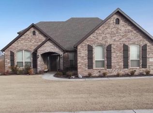 1711 W Gilligan Ave, Rogers, AR 72758