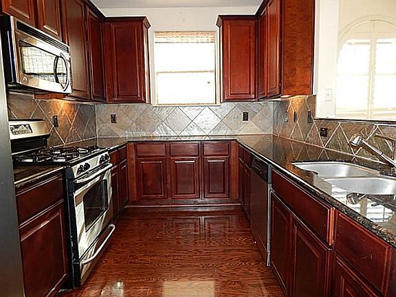 4th image of 2127 Portofino Dr
