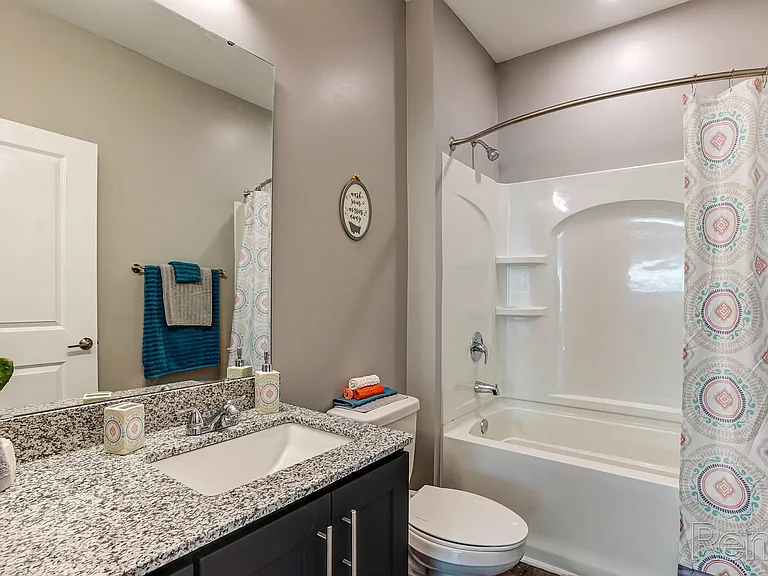 Barclay Place Apartments — Photo 7