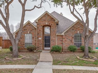 1677 Sparrow Ct, Lewisville, TX 75077