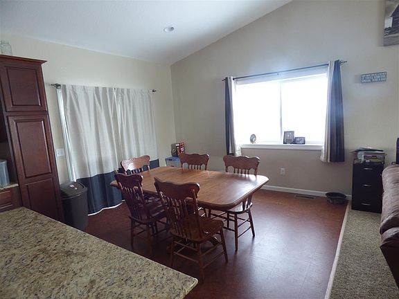 4th image of 1467 Walworth St