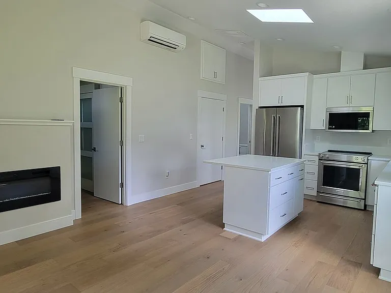 720 SW Tera Dr — Photo 4