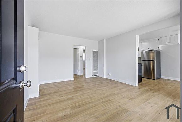 1st image of 1405 2nd Ave APT 2