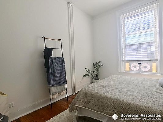 4th image of 306 W 107th St APT 3R