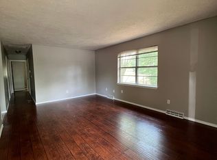 2531 E Pine Grove Pl, Springfield, MO 65804