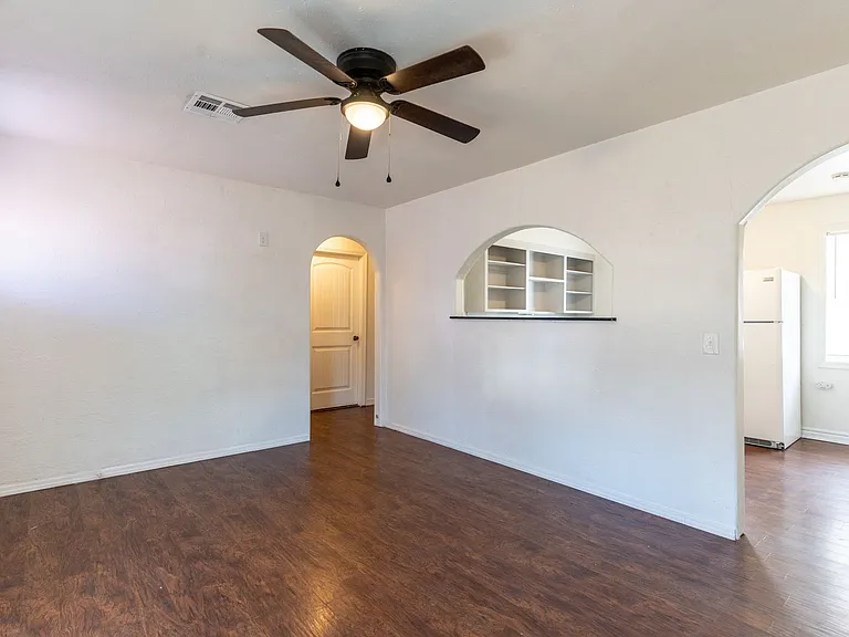 1621 Thompson Dr — Photo 4