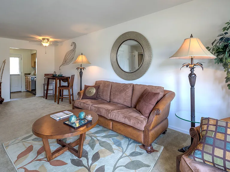 Emerald Point Apartments & Townhomes — Photo 12