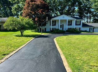 2946 Windsor Dr, Saint Joseph, MI 49085