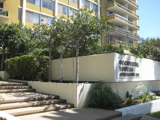 Occidental Towers Apartments — Photo 22